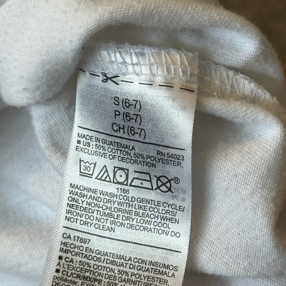 Old Navy short sleeve graphic t-shirt - Picture 4 of 4